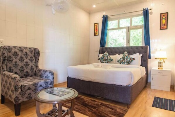 2 bedrooms, internet, bed sheets