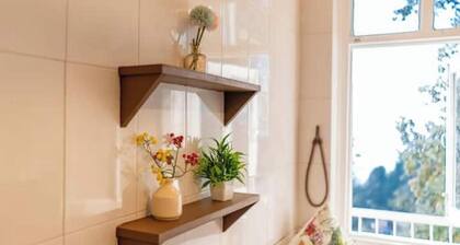 Arvelia Teak by Da Alohas