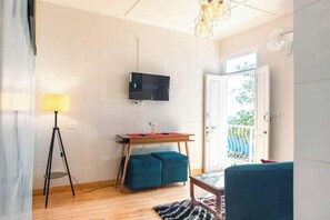 Living area - Arvelia Teak by Da Alohas (Mussorie Range)