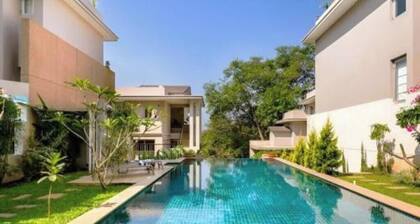 Da Alohas Hibiscus Oasis Pool Facing Candolim