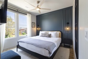 4 bedrooms, iron/ironing board, WiFi, bed sheets