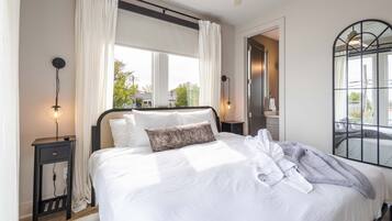 4 dormitoris, planxa i posts de planxar, wifi i roba de llit