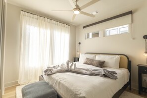 4 habitaciones, tabla de planchar con plancha, wifi y ropa de cama 