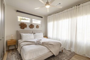 4 habitaciones, tabla de planchar con plancha, wifi y ropa de cama 