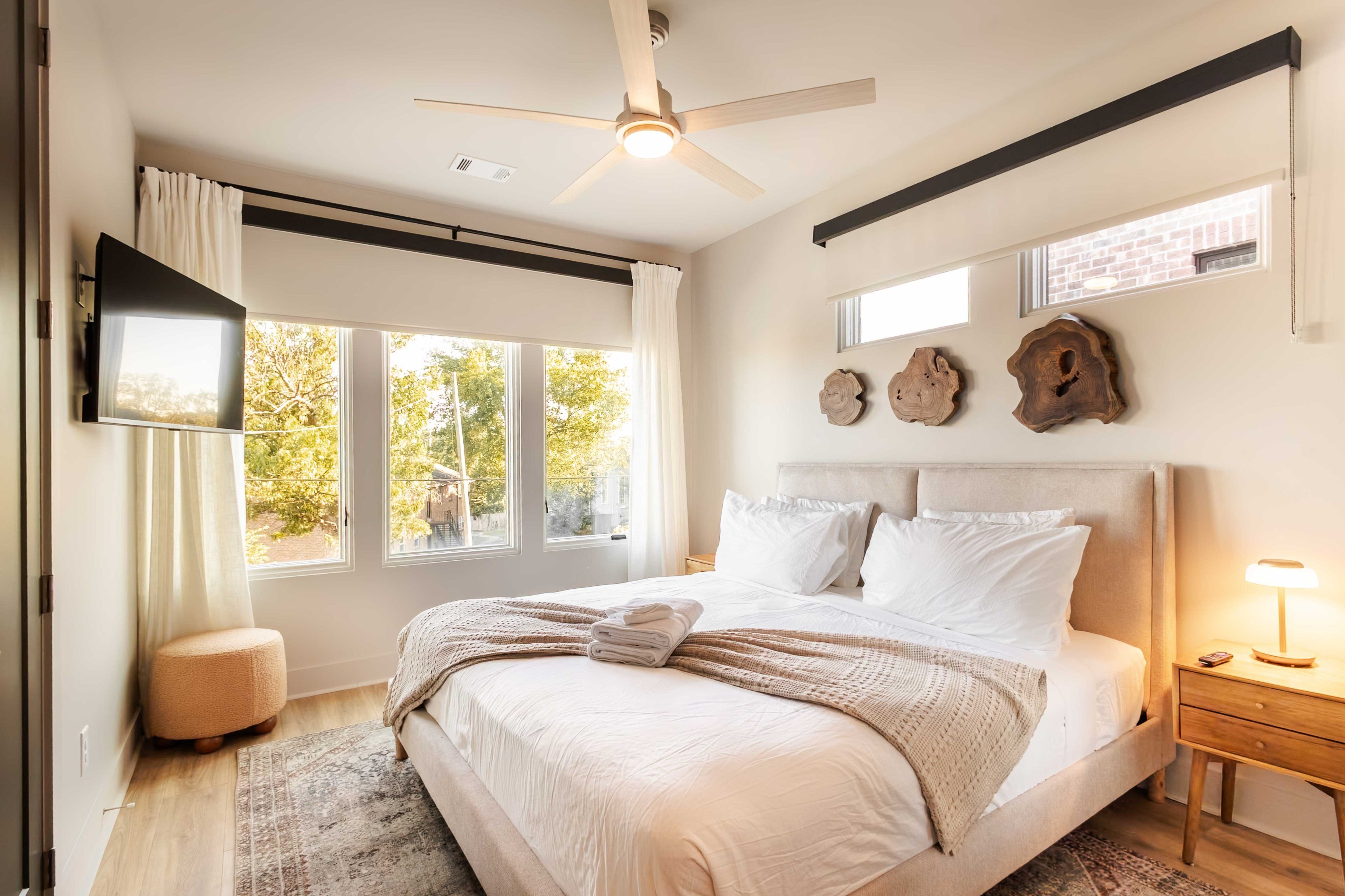 4 slaapkamers, een strijkplank/strijkijzer, wifi, beddengoed