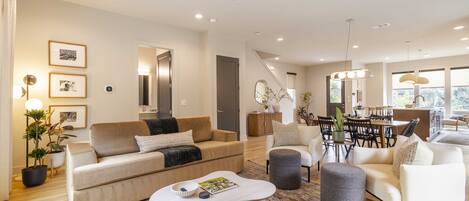 Una televisión, libros