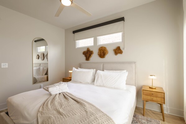 4 bedrooms, iron/ironing board, WiFi, bed sheets