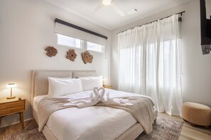 4 bedrooms, iron/ironing board, WiFi, bed sheets