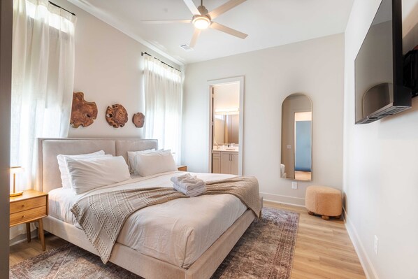 4 habitaciones, tabla de planchar con plancha, wifi y ropa de cama 
