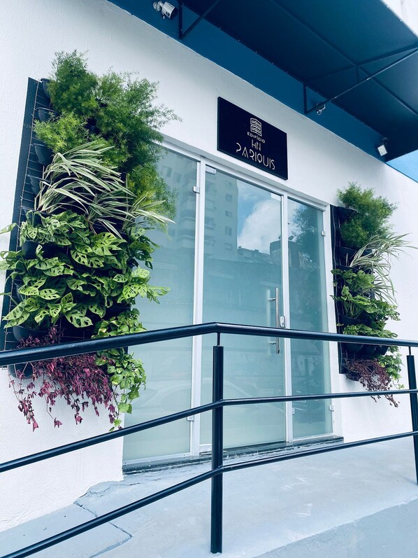 Exterior detail - HN Pariquis (Belém)