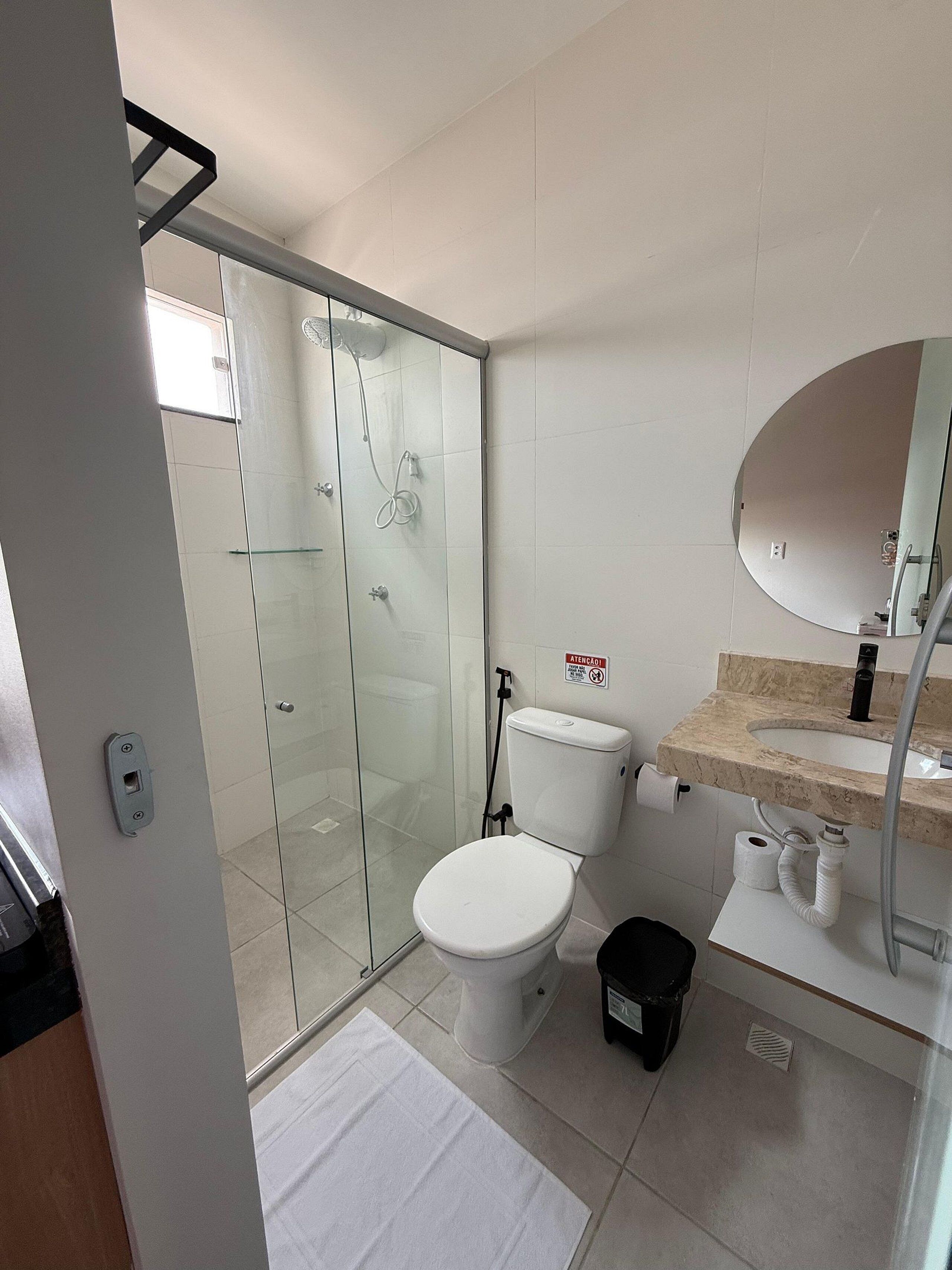 Estudio Confort | Baño | Ducha y secador de pelo