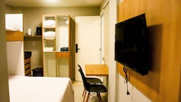 Basic Studio | Desk, laptop workspace, WiFi (free), bed sheets