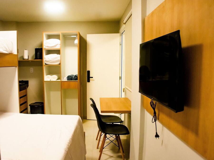 Basic Studio | Desk, laptop workspace, WiFi (free), bed sheets