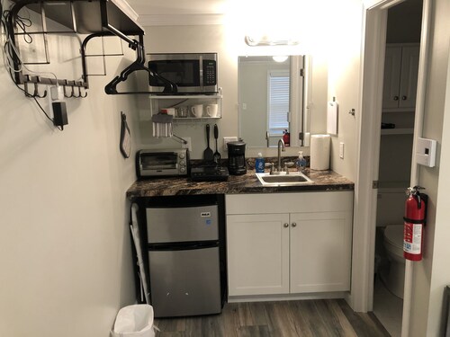 All-inclusive studio apartment with utilities included-Unit 5