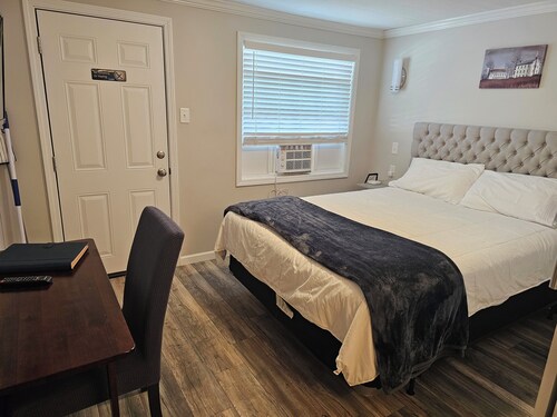 All-inclusive studio apartment with utilities included-Unit 5