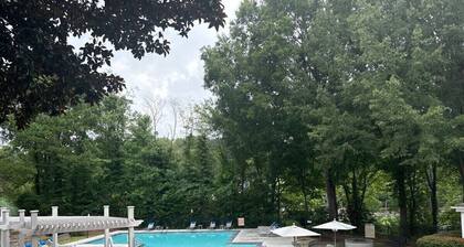 Cozy Sandy Springs Haven
