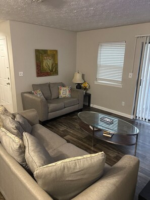 Living area - Cozy Sandy Springs Haven (Sandy Springs)