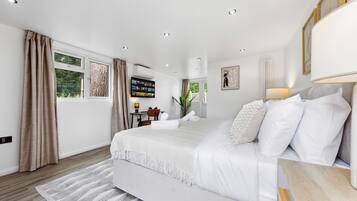 6 bedrooms, iron/ironing board, internet, bed sheets