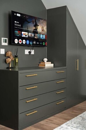 Interior - Modern Arnos Grove Studio w/ Air Conditioning (Greater London)