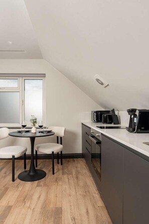 Coffee/tea maker, spices - Modern Arnos Grove Studio w/ Air Conditioning (Greater London)