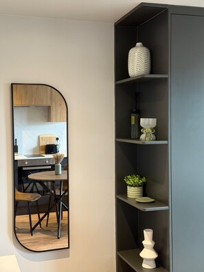 Interior - Air Conditioning Modern Studio in London (Greater London)