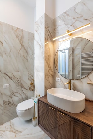 Shower, free toiletries, hair dryer, bathrobes - Amelie SuiteTrevi (Rome)