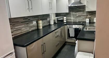 New 3 Bed Preston City Centre No Parking- Sleeps 8