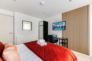 Room - Central Lux Penthouse Balcony & Prking (Bedford)
