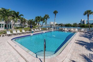 Imagen sin descripción, 2 de 36, botón