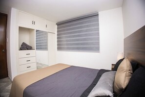 2 chambres, fer et planche à repasser, Wi-Fi, draps fournis