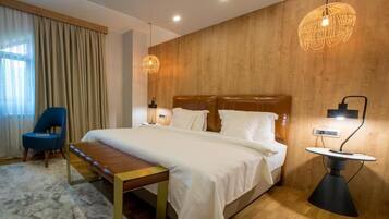 In-room safe, free WiFi