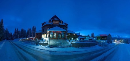 Exterior. SKi Hotel