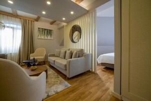 In-room safe, free WiFi