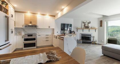 Chic Saint-Sauveur ski-view condo with panoramic views!