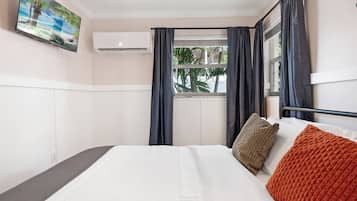 1 bedroom, iron/ironing board, free WiFi, bed sheets