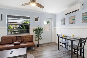 Dining - Treasure Island Gem + Waterfront Pool + Dock (Treasure Island)