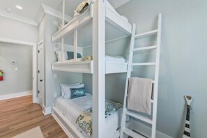 2 bedrooms, WiFi, bed sheets - Weekend vibes, modern comfort, coastal charm (Bay St. Louis)