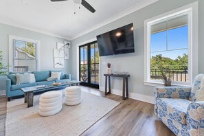TV - Weekend vibes, modern comfort, coastal charm (Bay St. Louis)