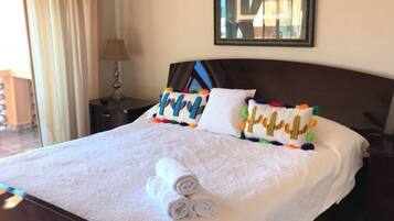 3 quartos, ferros/tábuas de passar roupa, acesso à internet