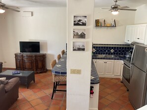 Fridge, oven, dishwasher, coffee/tea maker