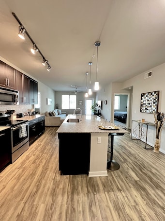 Private kitchen. Olympus loft 2. Lovely apartment with fitness room and AC in Chandler