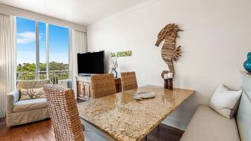 公寓客房, 2 張加大雙人床 (Six Palms 4A) | 起居區