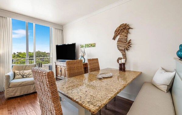 公寓客房, 2 張加大雙人床 (Six Palms 4A) | 起居區