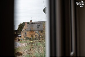 Interior - 3x Bedroom House (Sleeps 6x) (Oxfordshire)