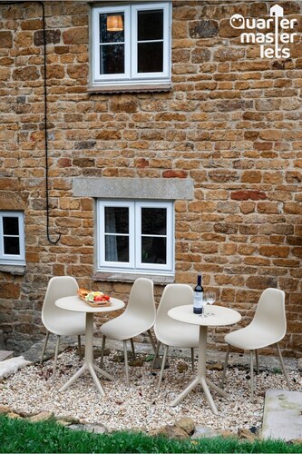 3x Bedroom House (Sleeps 6x)