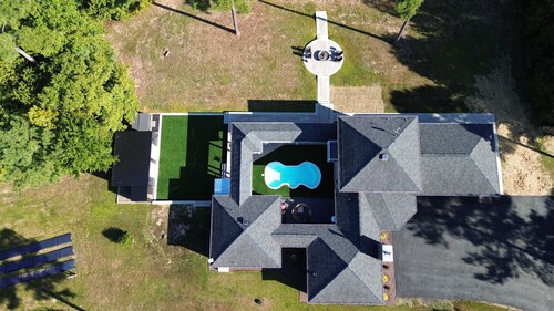 Completely private wellness retreat on 70 acres, immersed in the woods in Spotsy