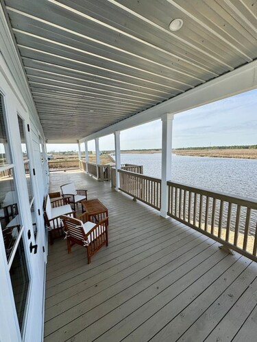 New 5BR Bayfront Home | Fishing, Kayaking & Boat Launch Access