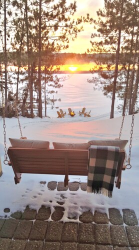 Snowmobiler Cabin Suite| Direct Trail Access for XC Skiing, Snowshoe, Ice Fish 