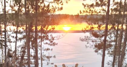 Snowmobiler Cabin Suite| Direct Trail Access for XC Skiing, Snowshoe, Ice Fish