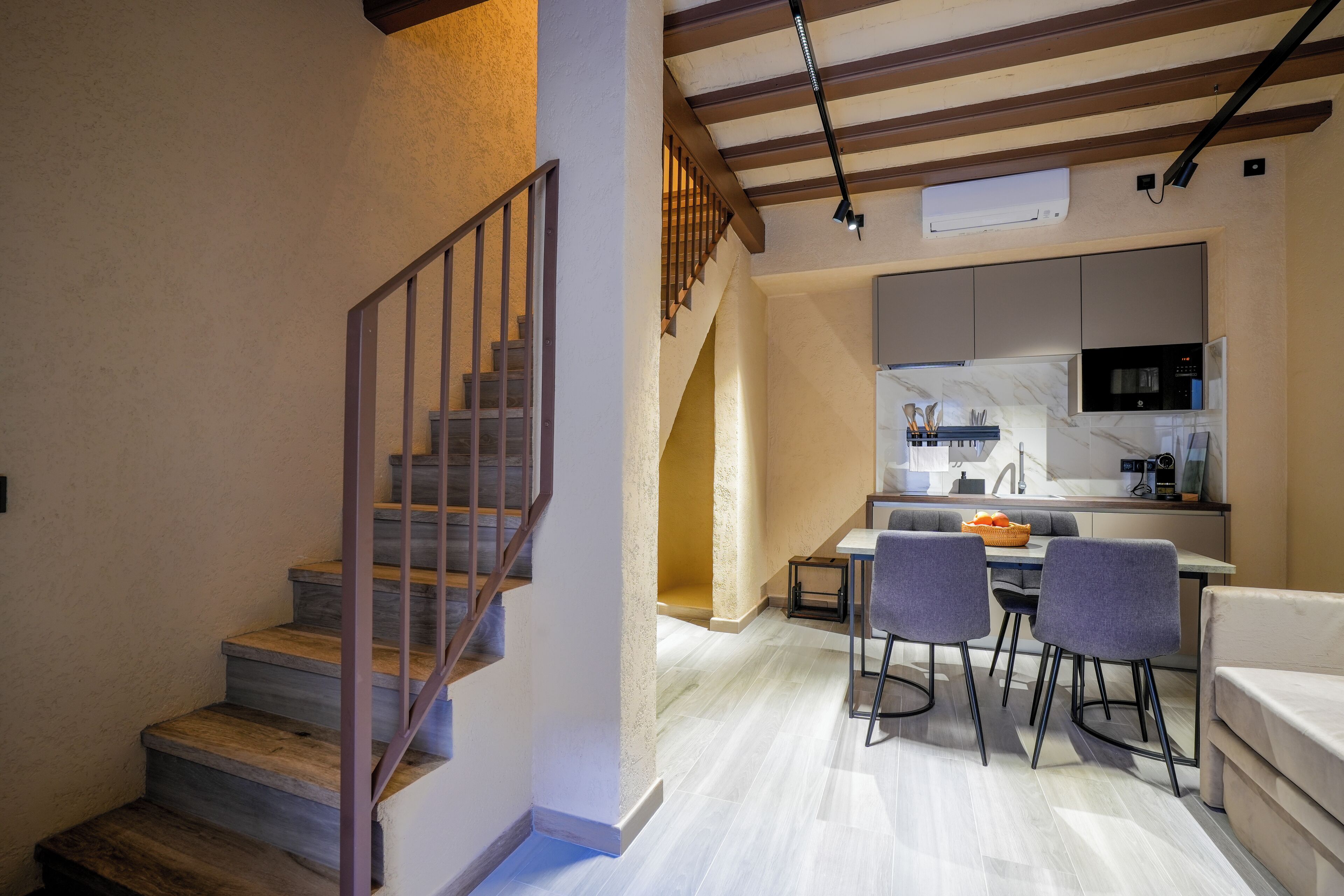 ลักซ์ชัวรี่ดูเพล็กซ์, ระเบียง, วิวสวน | Wi-Fi ฟรี